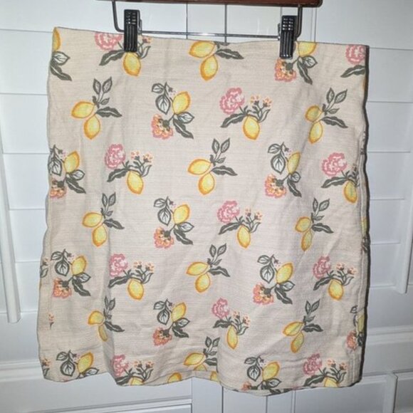 LOFT Beige Knee Length Midi Mid Pencil Lemon Fruit Flower Print Business Skirt 8 - Picture 4 of 5